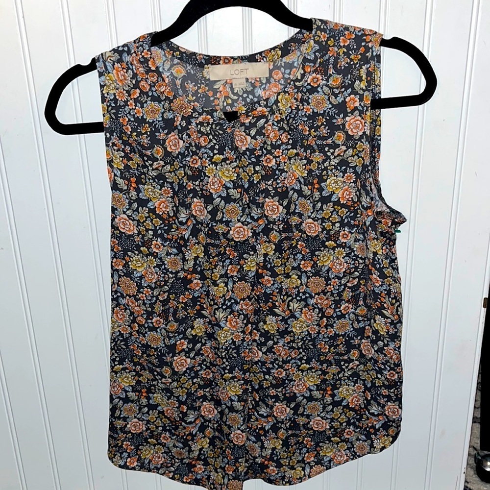 Loft sleeveless floral top size XS